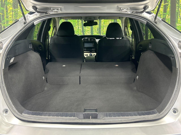 2016 Toyota Prius DAA-ZVW50 (UW-6a126d4d439d3)[21]