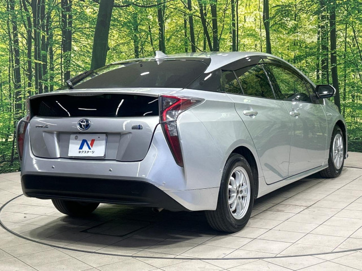 2016 Toyota Prius DAA-ZVW50 (UW-6a126d4d439d3)[18]
