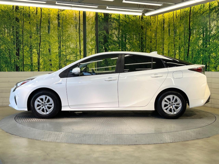 2017 Toyota Prius DAA-ZVW51 (UW-6a126d50e2512)[24]