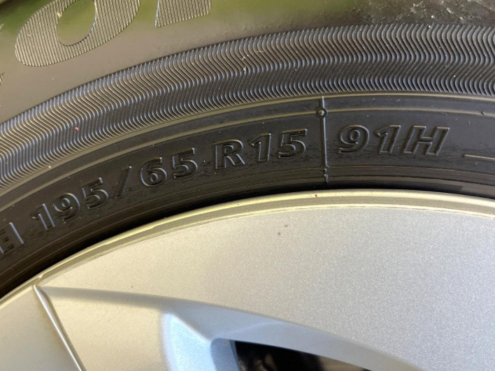 2017 Toyota Prius DAA-ZVW51 (UW-6a126d50e2512)[11]