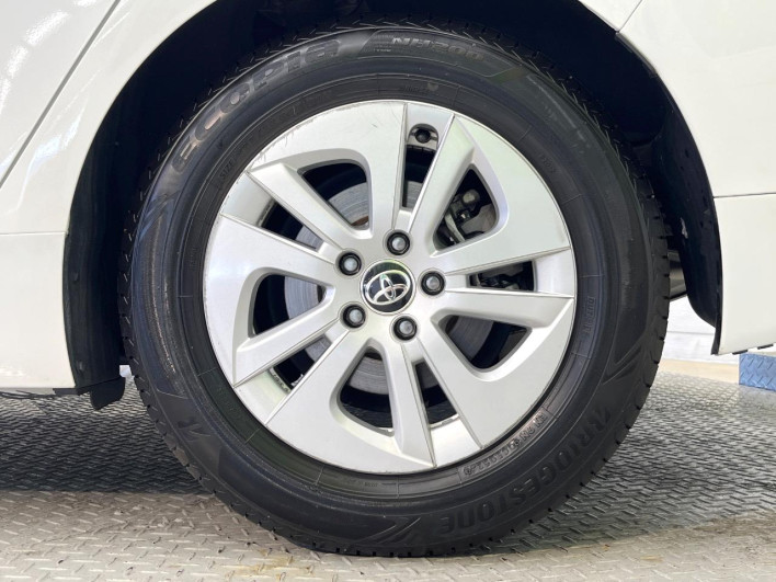 2017 Toyota Prius DAA-ZVW51 (UW-6a126d50e2512)[14]