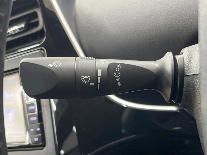 2017 Toyota Prius PHV DLA-ZVW52 (UW-6a126d53b2796)[21]