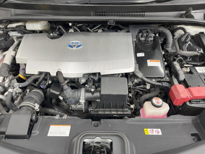 2017 Toyota Prius PHV DLA-ZVW52 (UW-6a126d53b2796)[5]