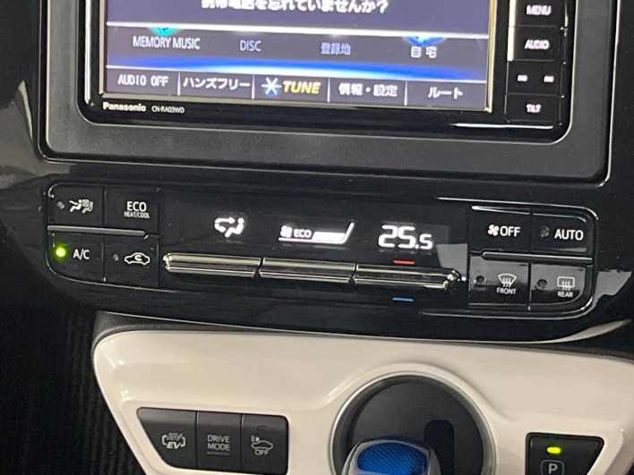 2017 Toyota Prius PHV DLA-ZVW52 (UW-6a126d53b2796)[13]