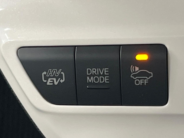 2017 Toyota Prius PHV DLA-ZVW52 (UW-6a126d53b2796)[22]