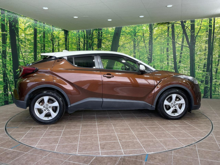 2018 Toyota C-HR DAA-ZYX10 (UW-6a126d67d46f0)[19]