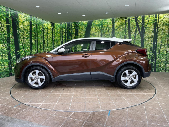 2018 Toyota C-HR DAA-ZYX10 (UW-6a126d67d46f0)[15]