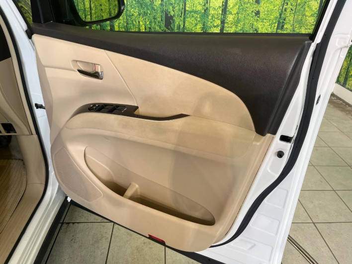 2012 Toyota Estima DBA-ACR50W (UW-6a13ef8b1b937)[20]