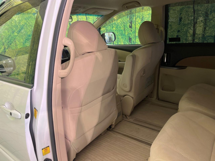 2012 Toyota Estima DBA-ACR50W (UW-6a13ef8b1b937)[11]