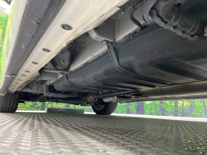 2014 Toyota Vellfire DBA-ANH20W (UW-6a13ef98e0ca5)[27]