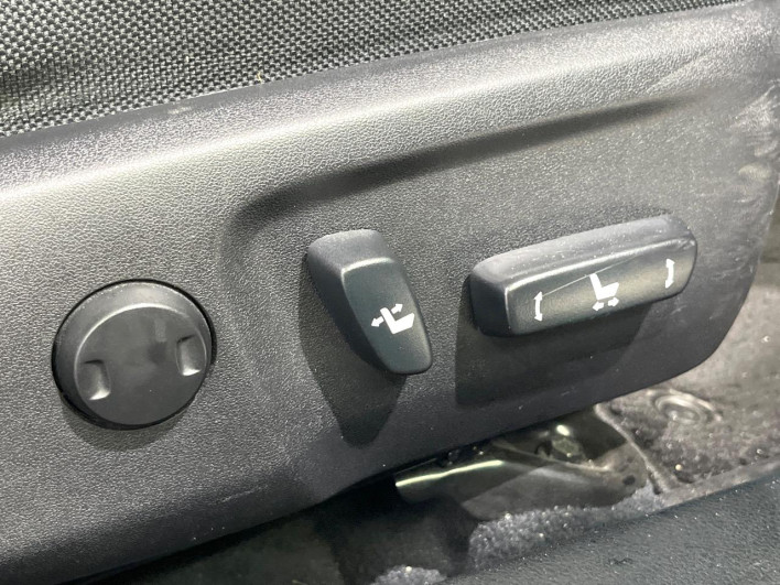 2014 Toyota Camry DAA-AVV50 (UW-6a13ef9b05f37)[29]