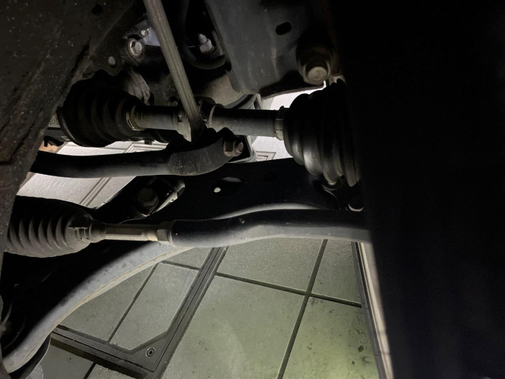 2014 Toyota Camry DAA-AVV50 (UW-6a13ef9b05f37)[24]