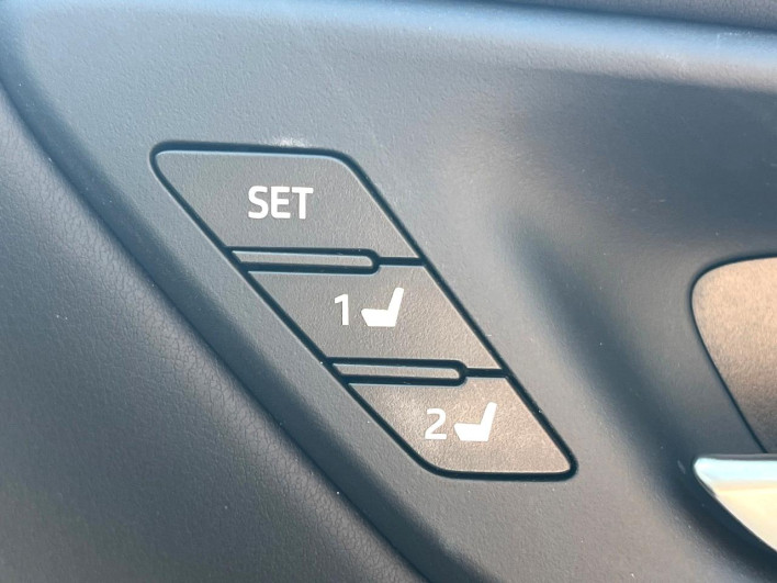 2019 Toyota Crown Hybrid 6AA-AZSH20 (UW-6a13efa9f2a1e)[16]