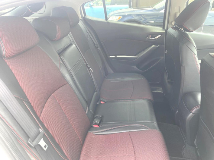2015 Mazda Axela Sports DBA-BM5FS (UW-6a13efc684215)[28]