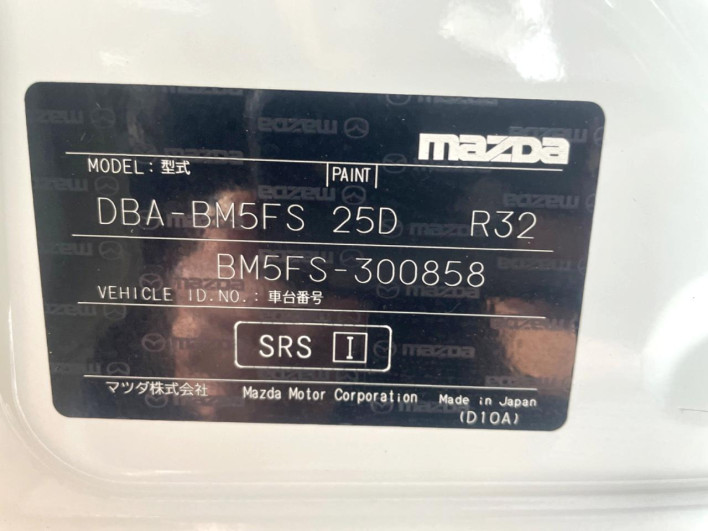 2015 Mazda Axela Sports DBA-BM5FS (UW-6a13efc684215)[1]