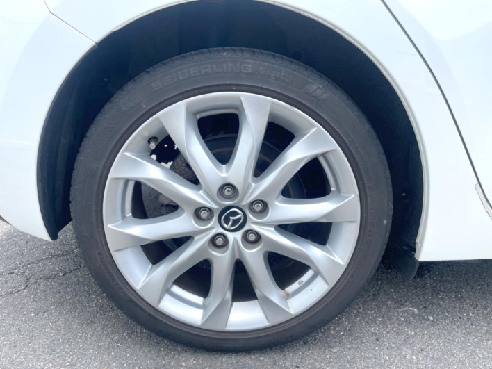 2015 Mazda Axela Sports DBA-BM5FS (UW-6a13efc684215)[9]