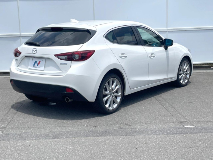 2015 Mazda Axela Sports DBA-BM5FS (UW-6a13efc684215)[16]