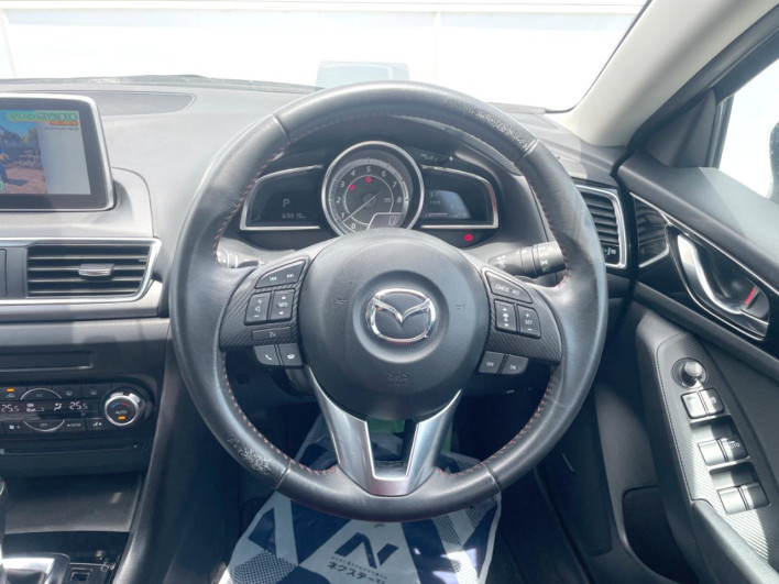 2015 Mazda Axela Sports DBA-BM5FS (UW-6a13efc684215)[26]