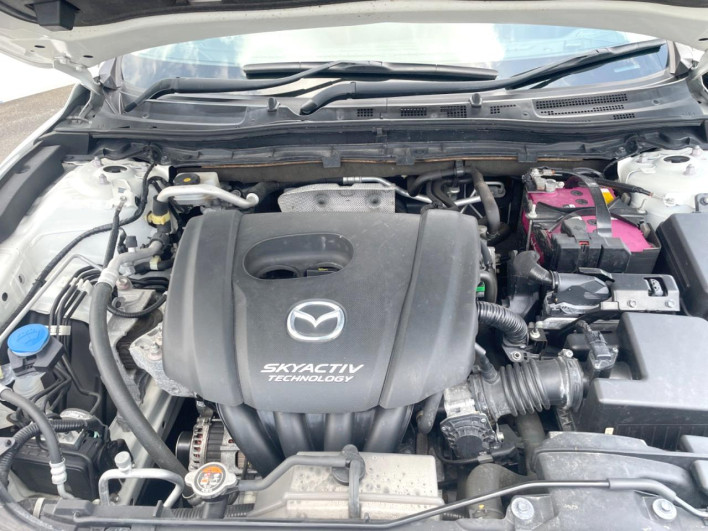 2015 Mazda Axela Sports DBA-BM5FS (UW-6a13efc684215)[4]