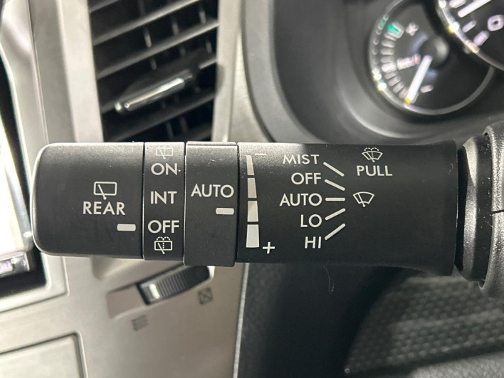 2010 Subaru Legacy Touring Wagon DBA-BR9 (UW-6a13efc9716da)[17]