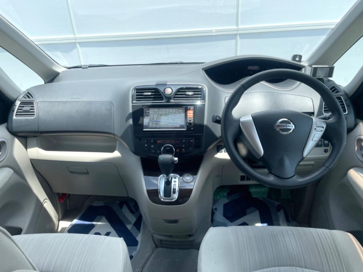 2011 Nissan Serena DBA-C26 (UW-6a13efca7fcf7)[25]