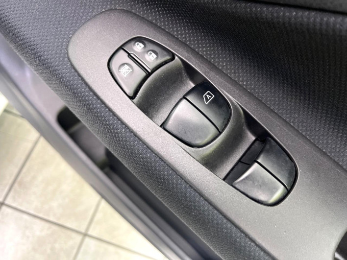 2012 Nissan Serena DBA-C26 (UW-6a13efca874f0)[25]