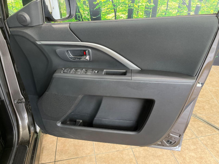 2015 Mazda Premacy DBA-CWFFW (UW-6a13efcf2ac75)[11]