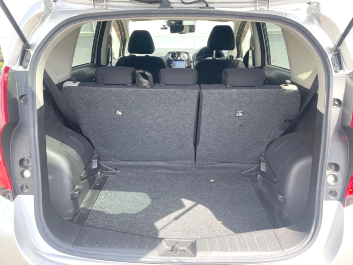 2017 Nissan Note DBA-E12 (UW-6a13efd8065d1)[18]