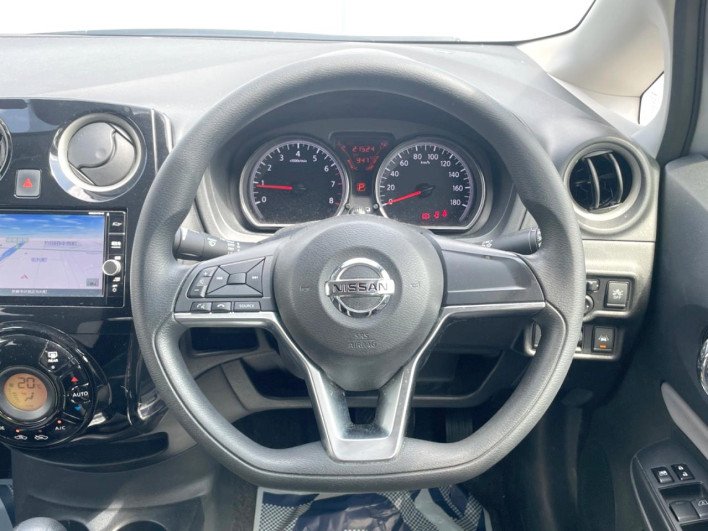 2017 Nissan Note DBA-E12 (UW-6a13efd8065d1)[23]