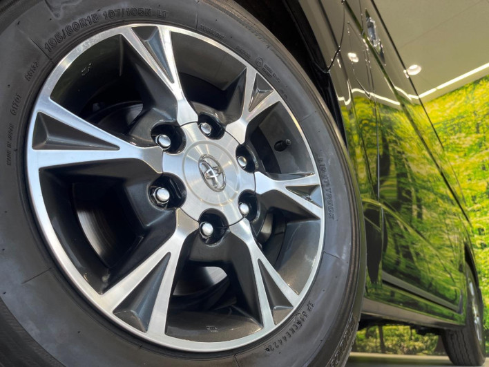 2022 Toyota Hiace Van 3DF-GDH206V (UW-6a13efe5135e6)[9]