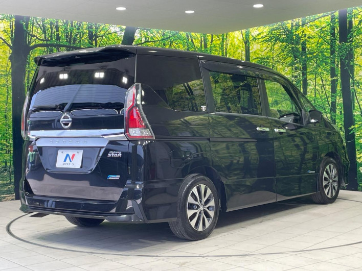 2017 Nissan Serena DAA-GFC27 (UW-6a13efe8c1d29)[16]