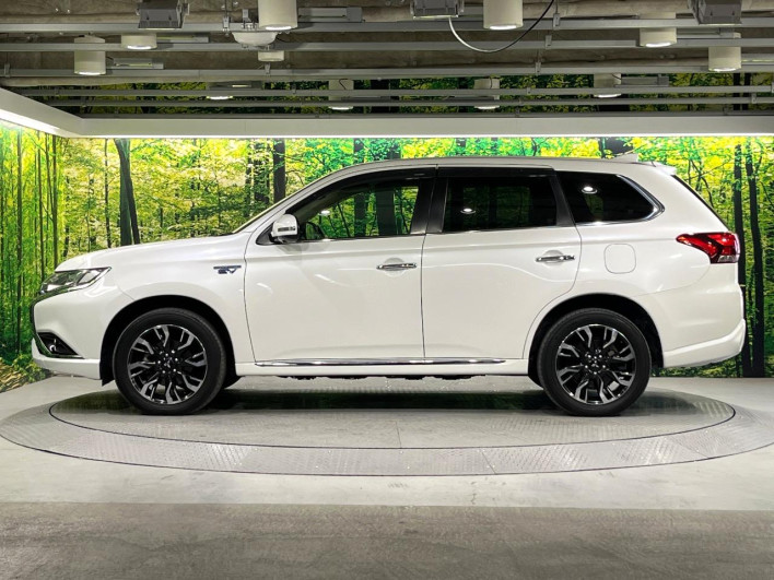 2015 Mitsubishi OUTLANDER PHEV DLA-GG2W (UW-6a13eff288c9c)[12]