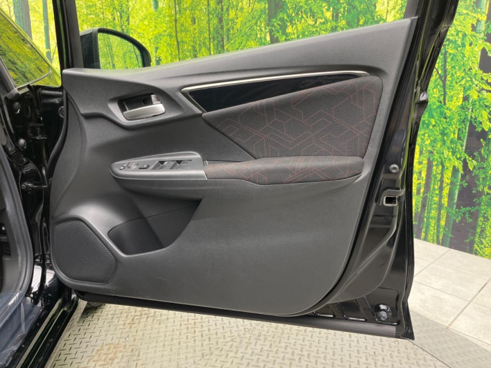 2017 Honda Fit DBA-GK5 (UW-6a13eff4420bd)[23]