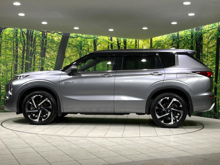 2022 Mitsubishi OUTLANDER PHEV 5LA-GN0W (UW-6a13eff481994)[25]
