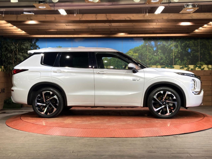 2022 Mitsubishi OUTLANDER PHEV 5LA-GN0W (UW-6a13eff4b64e2)[15]