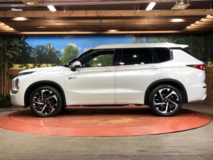 2022 Mitsubishi OUTLANDER PHEV 5LA-GN0W (UW-6a13eff4b64e2)[19]