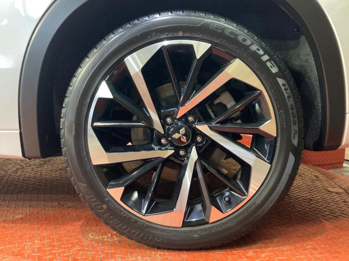 2022 Mitsubishi OUTLANDER PHEV 5LA-GN0W (UW-6a13eff4b64e2)[10]