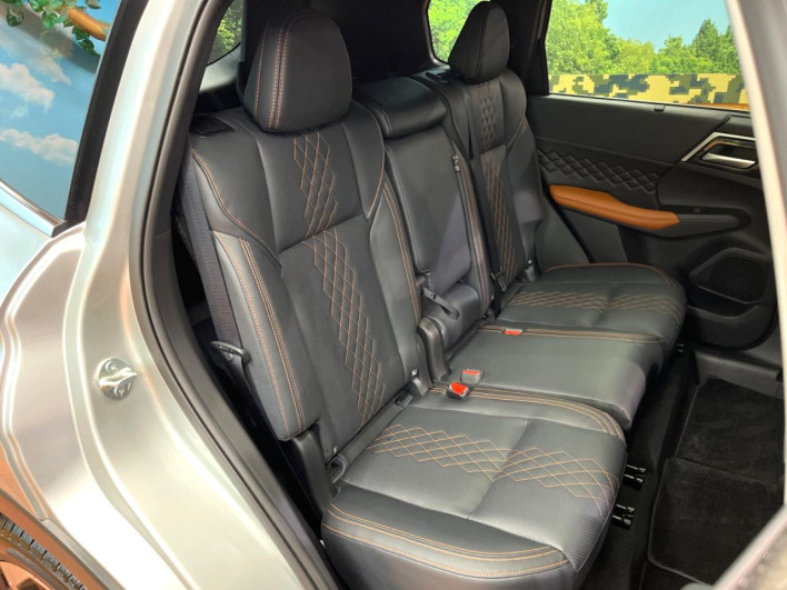2024 Mitsubishi OUTLANDER PHEV 5LA-GN0W (UW-6a13eff6736ba)[10]