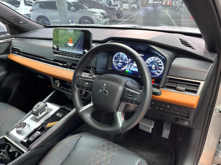 2024 Mitsubishi OUTLANDER PHEV 5LA-GN0W (UW-6a13eff6736ba)[6]