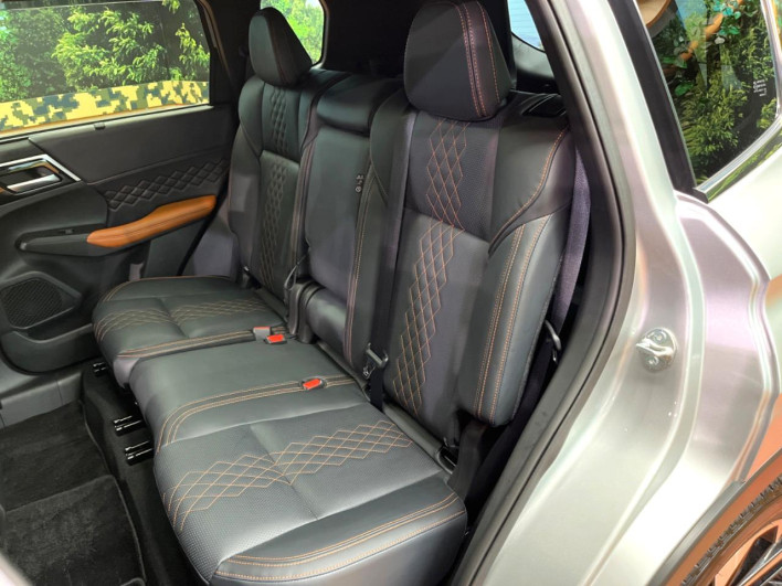 2024 Mitsubishi OUTLANDER PHEV 5LA-GN0W (UW-6a13eff6736ba)[13]