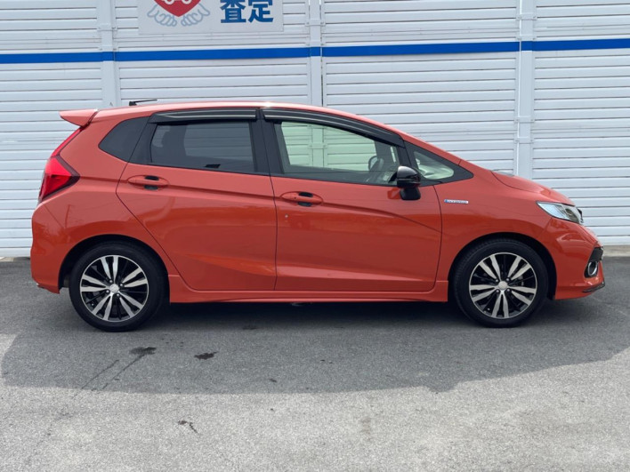 2017 Honda Fit Hybrid DAA-GP5 (UW-6a13eff73f727)[19]