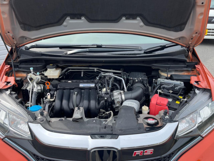 2017 Honda Fit Hybrid DAA-GP5 (UW-6a13eff73f727)[4]