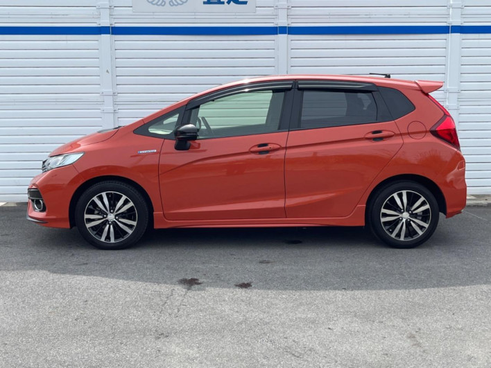 2017 Honda Fit Hybrid DAA-GP5 (UW-6a13eff73f727)[21]