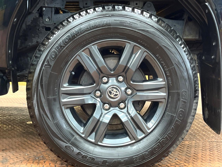 2023 Toyota Hilux 3DF-GUN125 (UW-6a13f0009c1da)[10]
