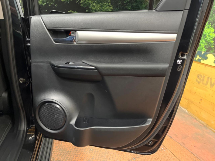 2023 Toyota Hilux 3DF-GUN125 (UW-6a13f0009c1da)[18]