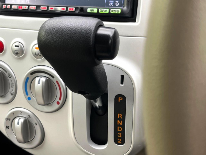 2010 Mitsubishi eK Wagon DBA-H82W (UW-6a13f002baa9f)[15]