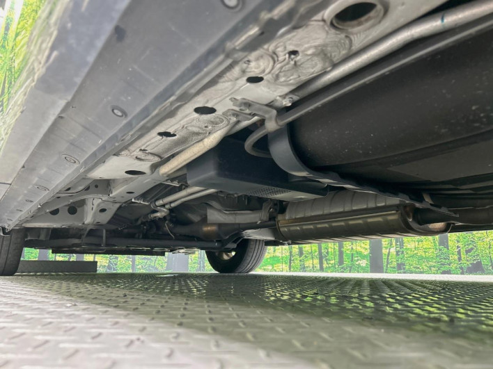 2013 Nissan Serena DAA-HFC26 (UW-6a13f00dc8894)[21]
