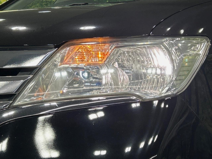 2013 Nissan Serena DAA-HFC26 (UW-6a13f00dc8894)[10]