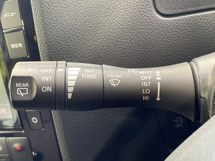 2014 Nissan Serena DAA-HFC26 (UW-6a13f00e3e250)[23]