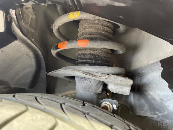 2014 Nissan Serena DAA-HFC26 (UW-6a13f00e3e250)[29]